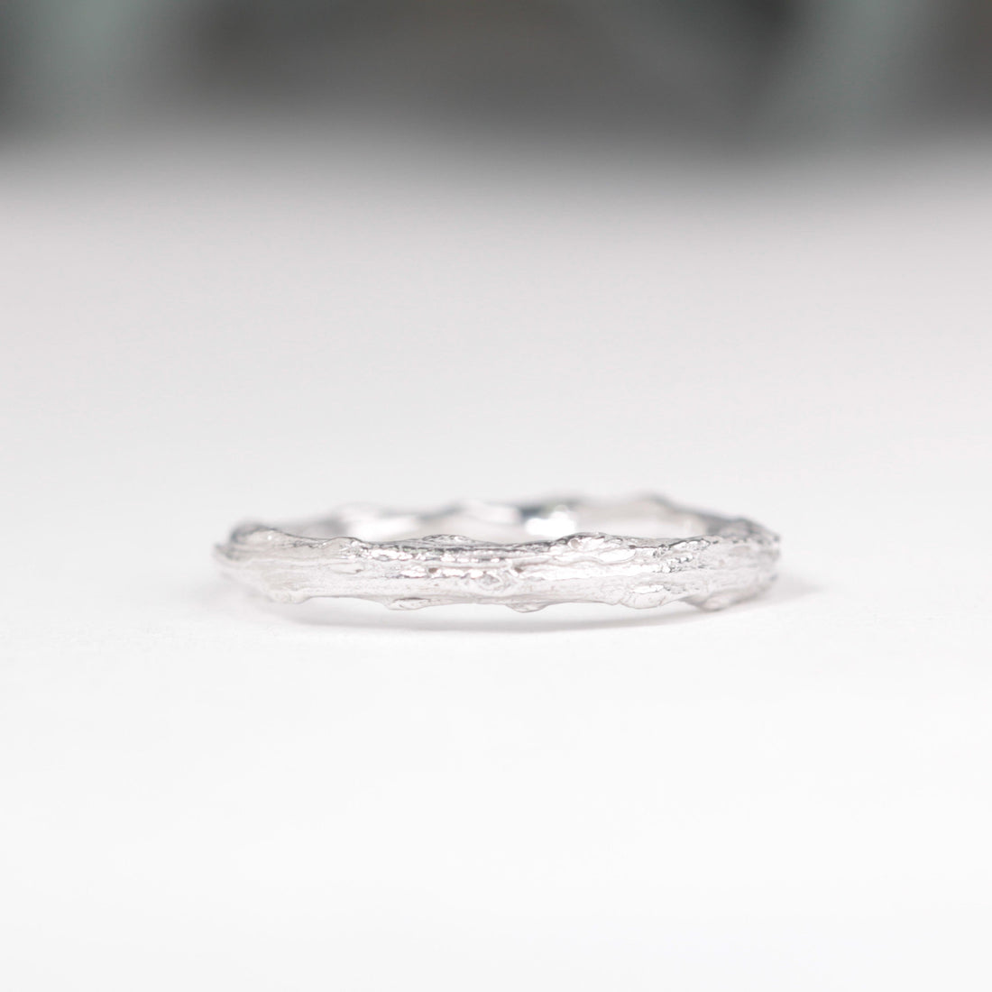 twig-wedding-band-white-gold