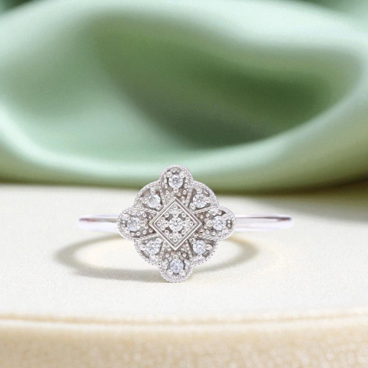 vintage-style-diamond-engagement-ring-white-gold