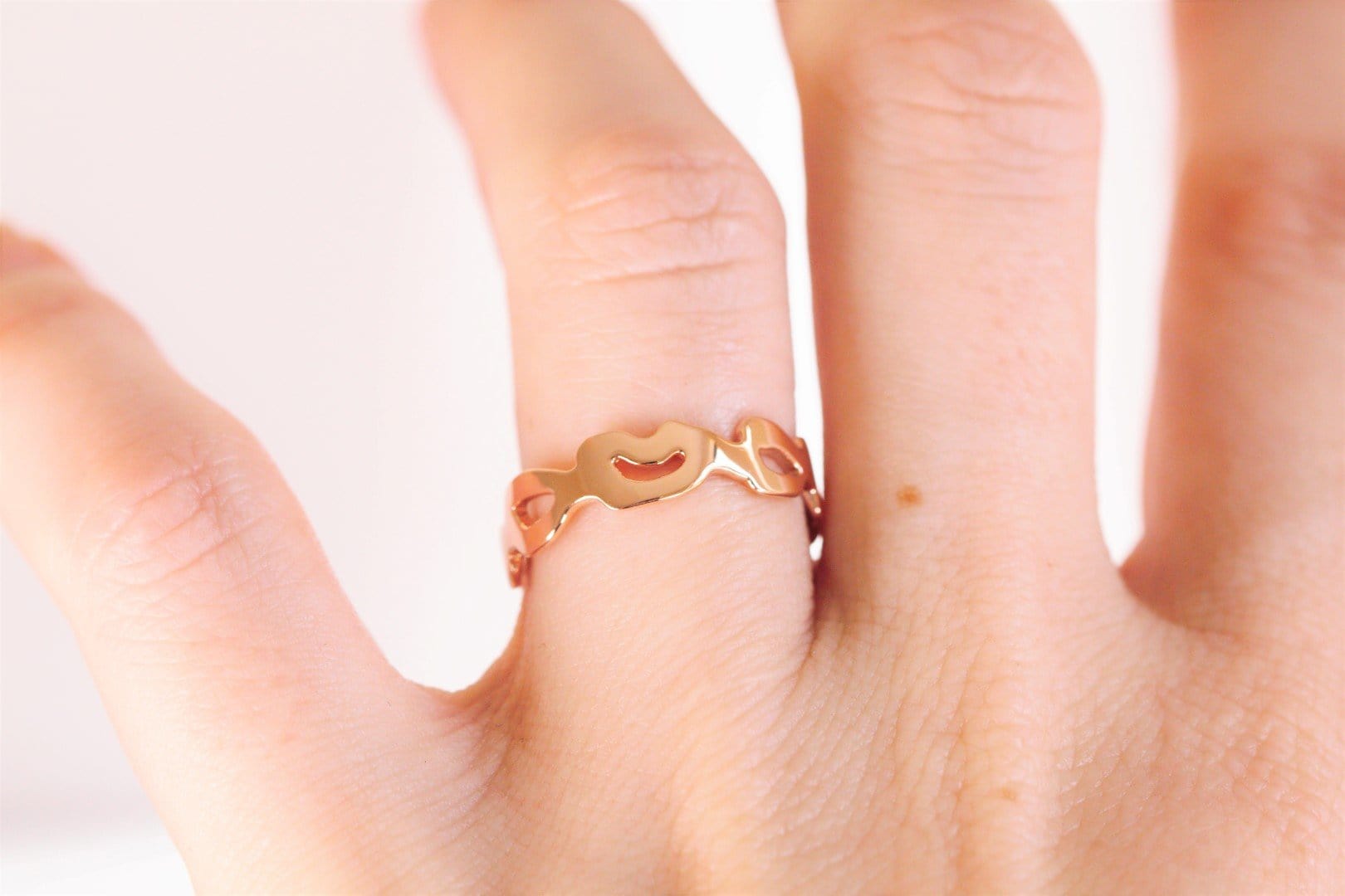 14k Gold Monstera Leaf Wedding Band - Vinny & Charles