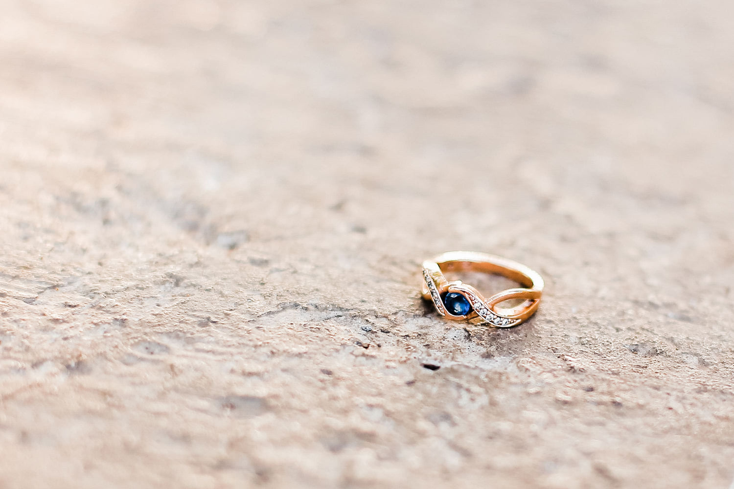 What Australians Need to Know About Online Ring Sizing and Returns